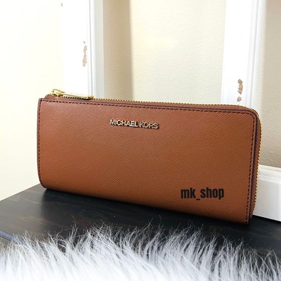 Michael Kors Jet Set Travel Large Three Quarter Zip - Picture 3 of 16